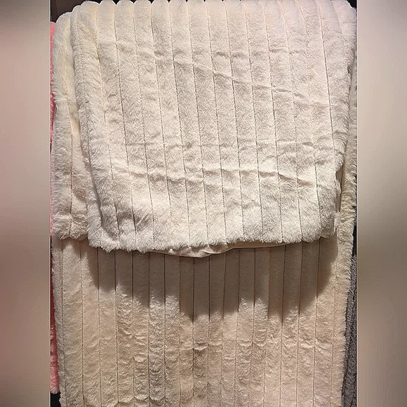 Full Size - 3 Piece Fluffy Duvet Cover Set - Cover & 2 Pillow Cases - Picture 12 of 14